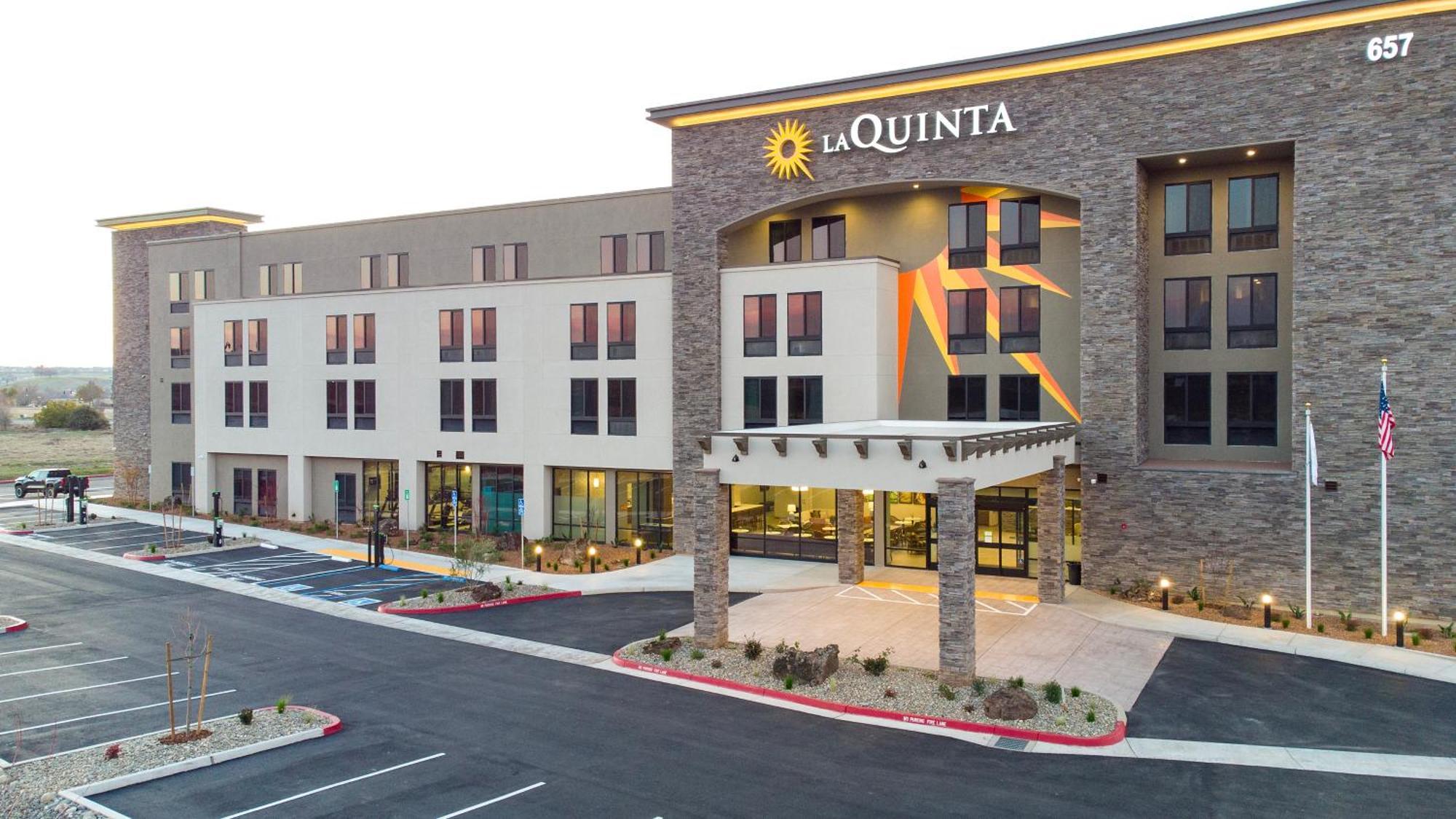 La Quinta Inn And Suites By Wyndham 林肯 外观 照片