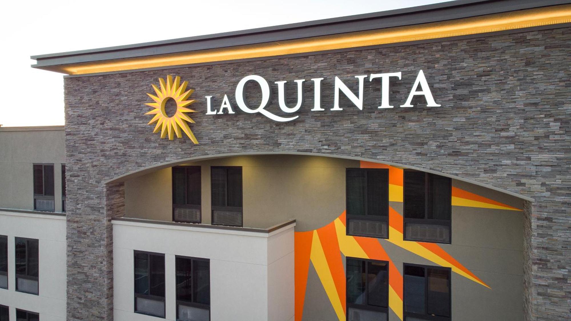 La Quinta Inn And Suites By Wyndham 林肯 外观 照片